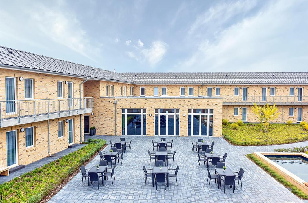 Prima Inn Hotel & Hof Neuruppin - Digitales & Rezeptionsloses Motel Экстерьер фото