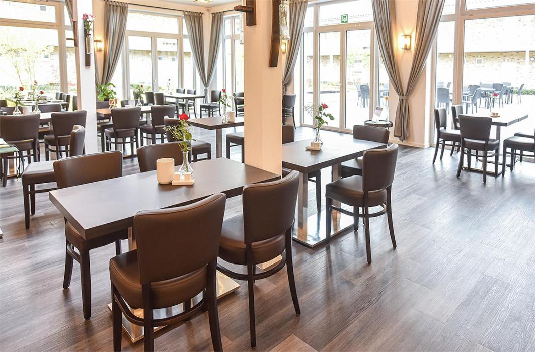 Prima Inn Hotel & Hof Neuruppin - Digitales & Rezeptionsloses Motel Экстерьер фото