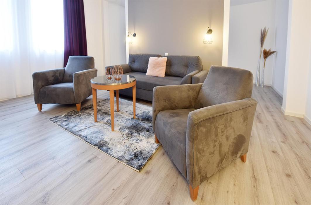 Prima Inn Hotel & Hof Neuruppin - Digitales & Rezeptionsloses Motel Экстерьер фото