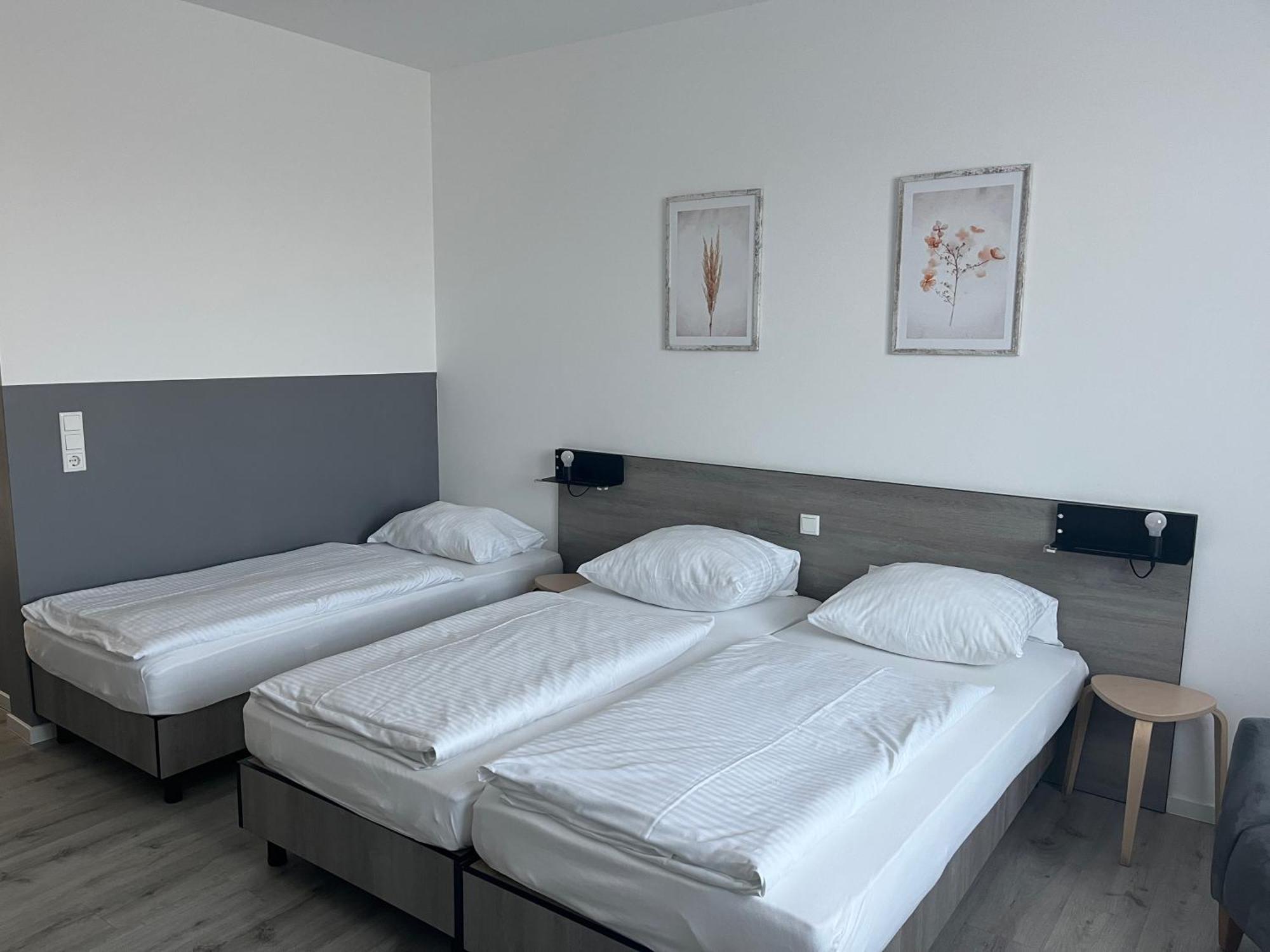 Prima Inn Hotel & Hof Neuruppin - Digitales & Rezeptionsloses Motel Экстерьер фото