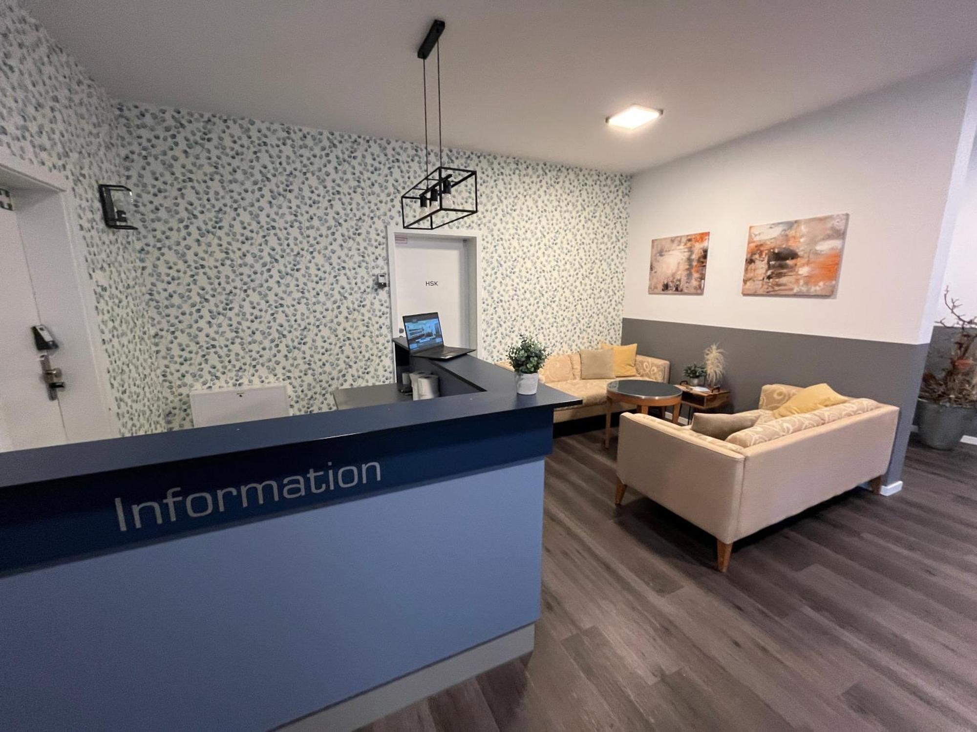 Prima Inn Hotel & Hof Neuruppin - Digitales & Rezeptionsloses Motel Экстерьер фото